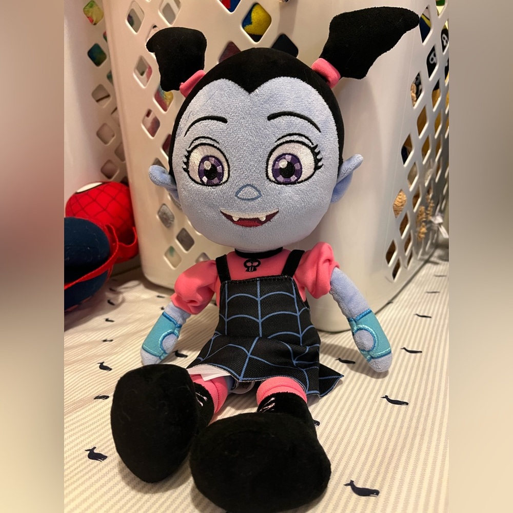 8 like new Stuffed animals all $22